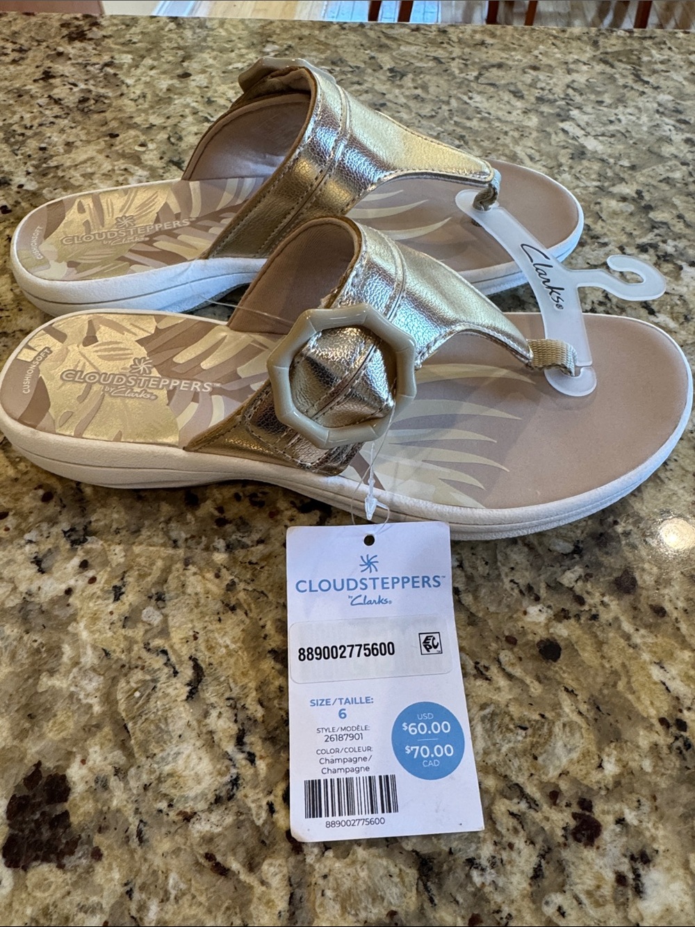 Clarks Cloudsteppers Metallic Champagne Slide Sandals NWT Size 6
